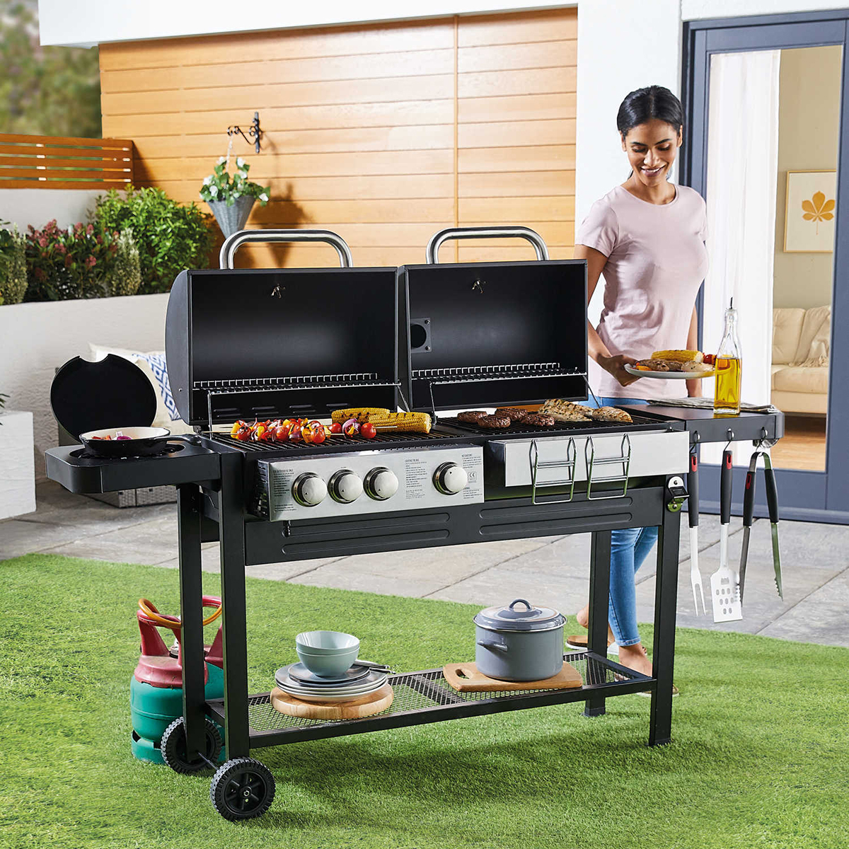 Bargain garden furniture you can get delivered to your door